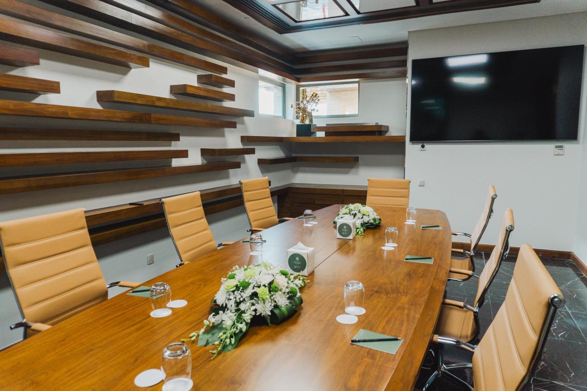 Palavra Resort Manama Eksteriør bilde Boardroom