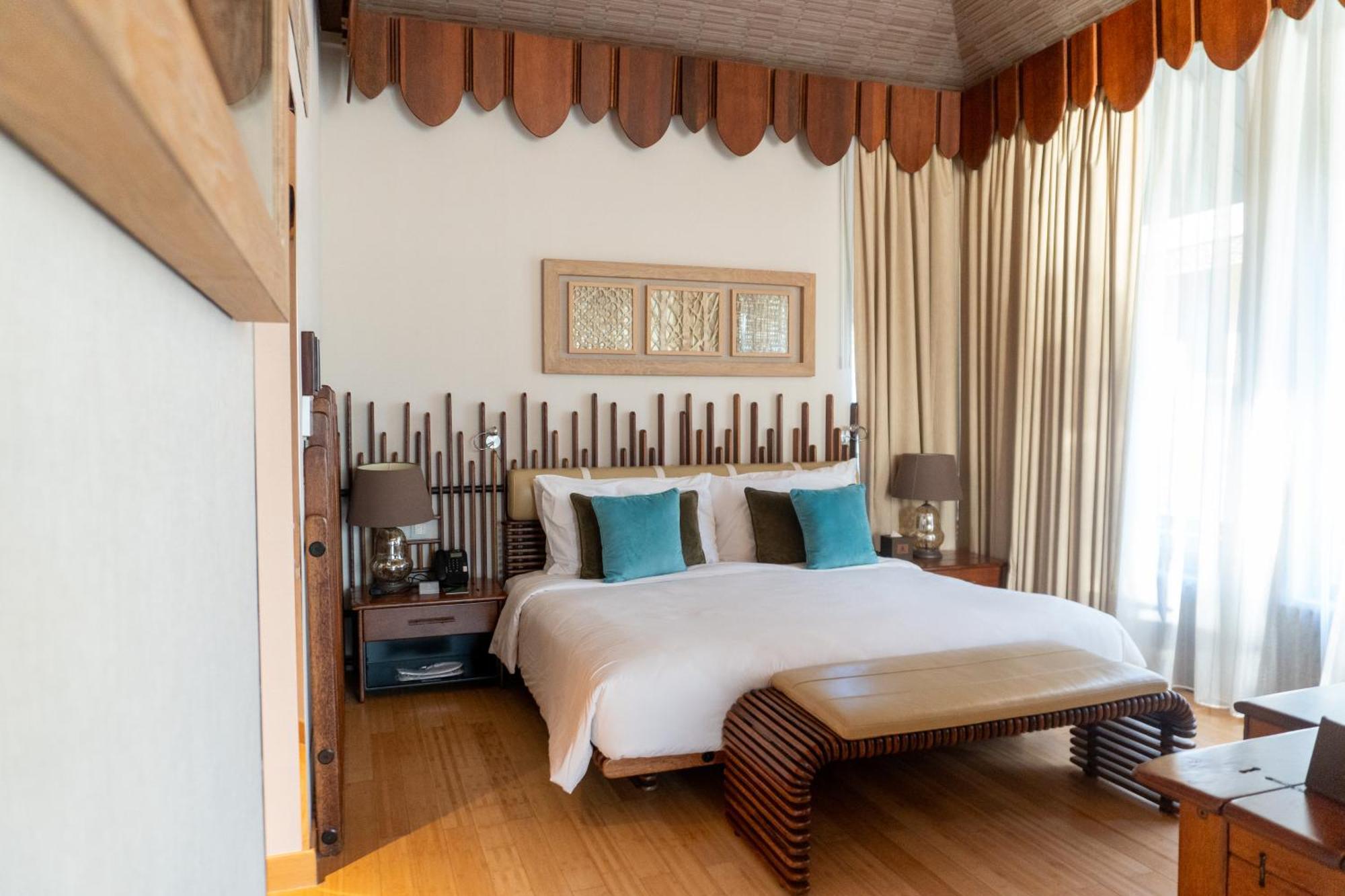Palavra Resort Manama Eksteriør bilde A bedroom at the hotel