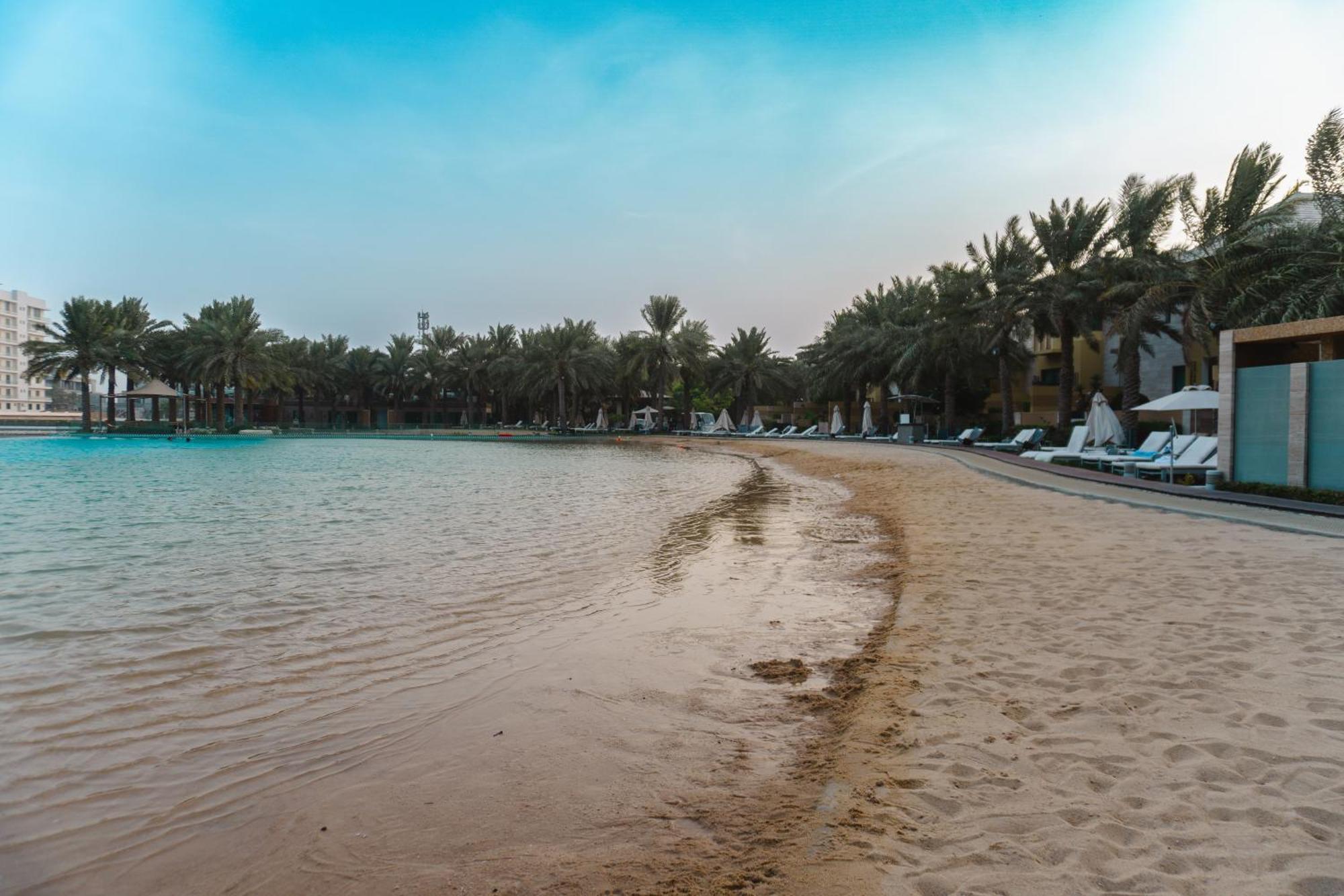 Palavra Resort Manama Eksteriør bilde Al-Bateen beach