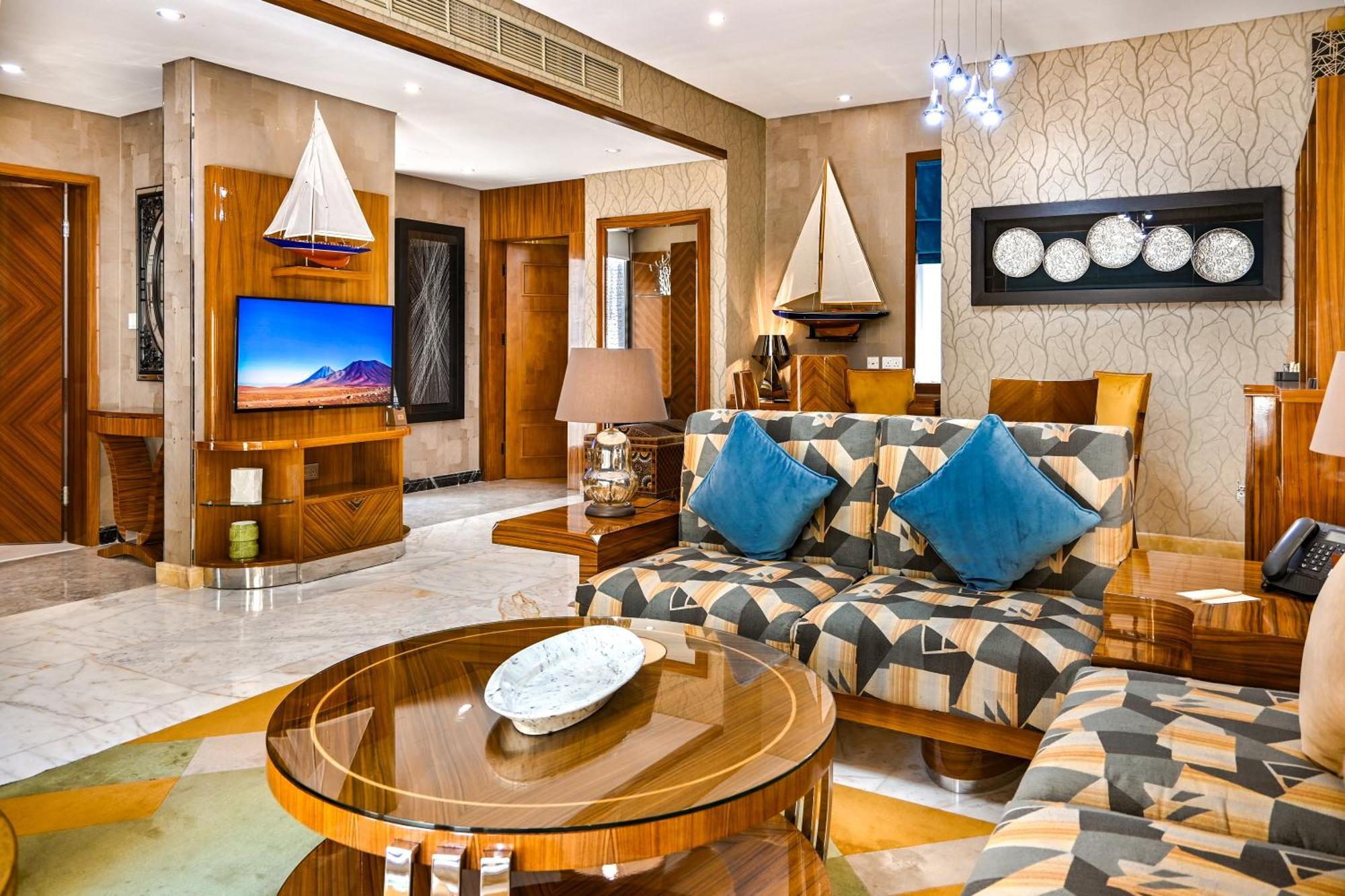 Palavra Resort Manama Eksteriør bilde A suite at the hotel