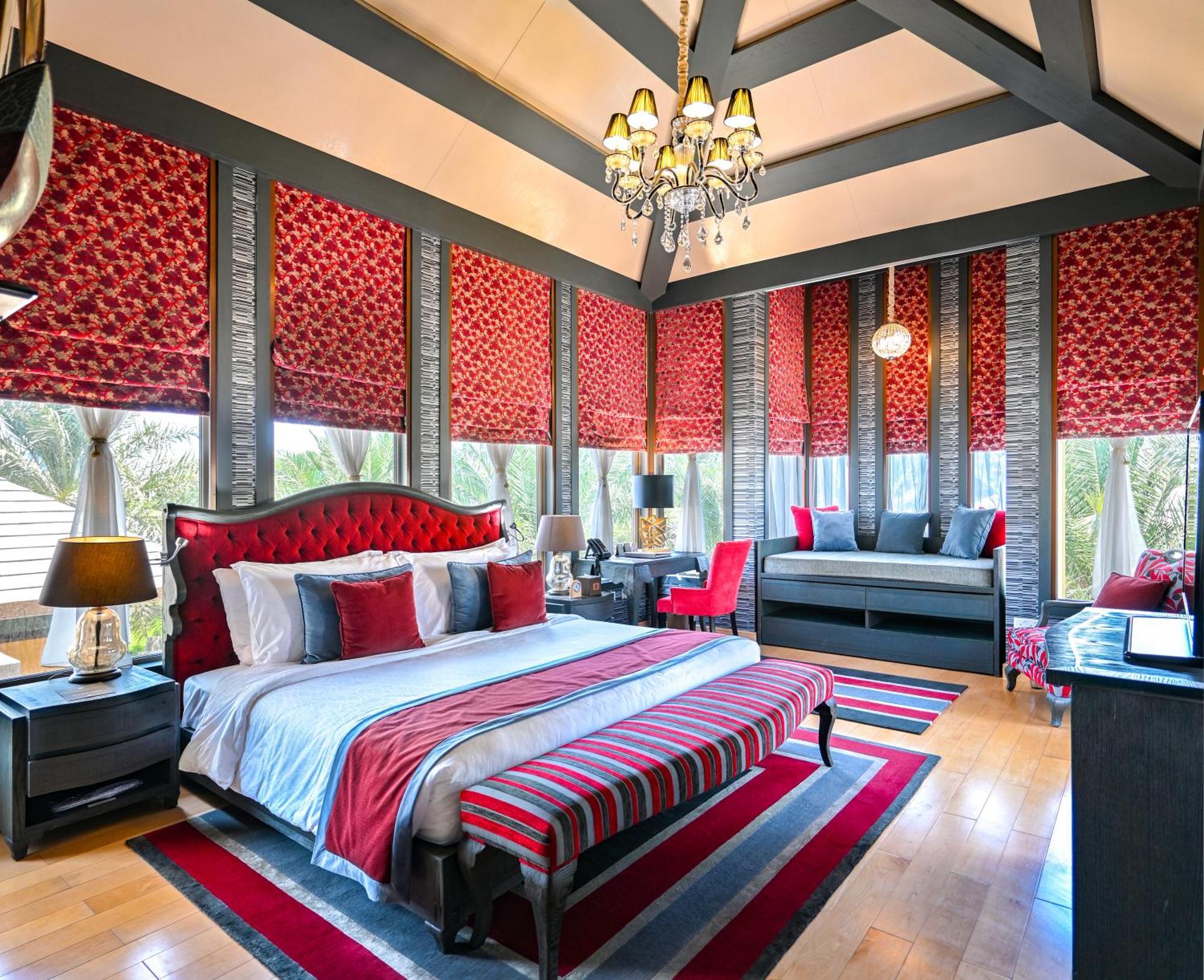 Palavra Resort Manama Eksteriør bilde A bedroom at The Oberoi, Mumbai